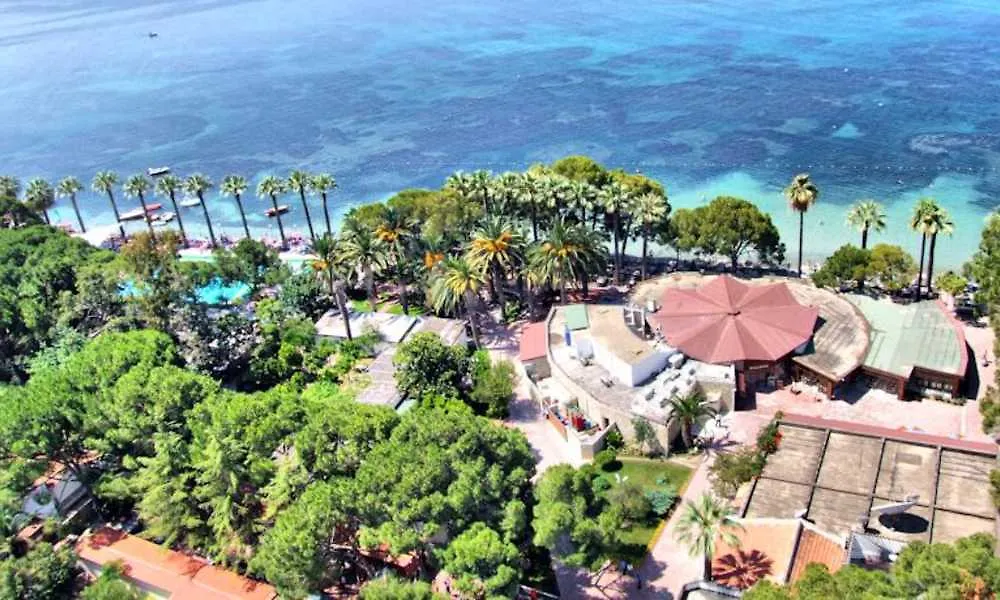 Omer Holiday Resort Kusadasi 4*,